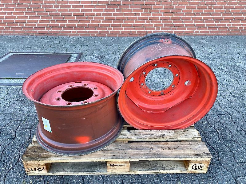 Claas Felgen Satz Vorne 14-24, 8-Loch, 275