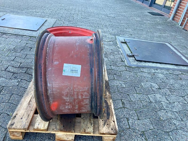 Claas Felgen Satz Vorne 14-24, 8-Loch, 275