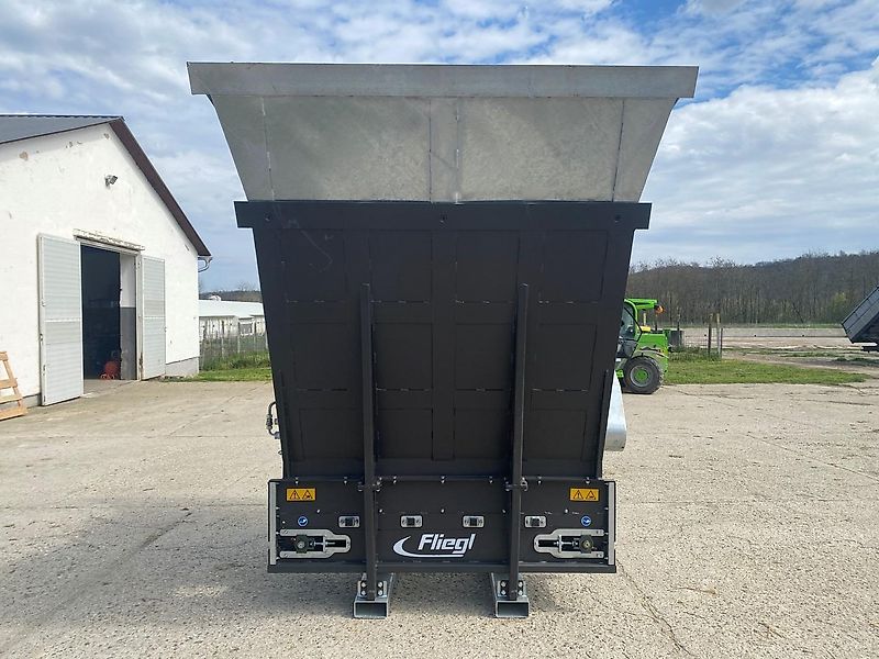 Fliegl Bála bontó és beszóró kanál