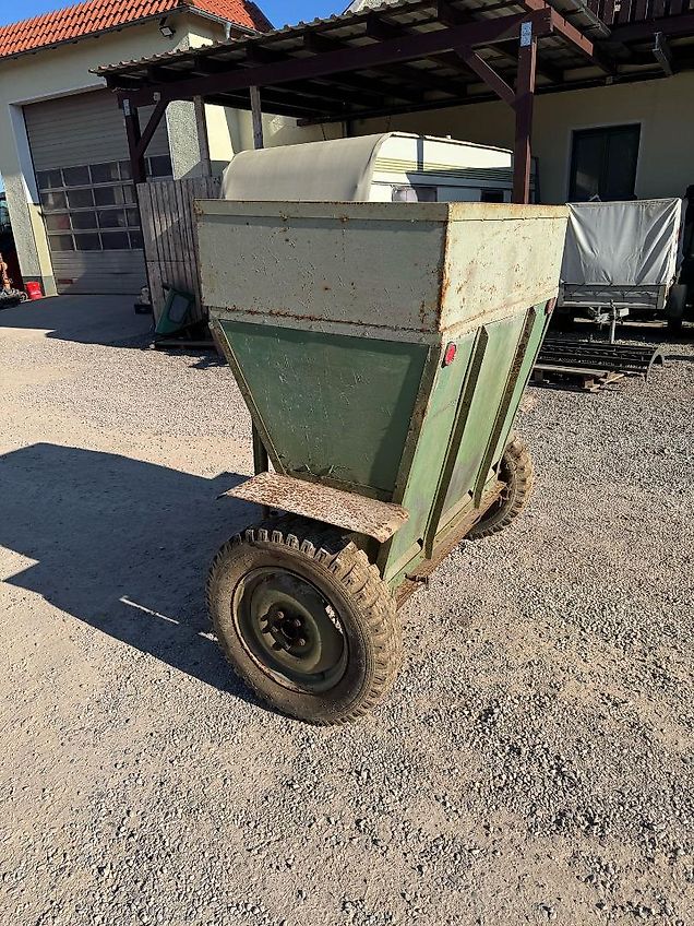 Unbekannt Reihen-Düngerstreuer / Sandstreuer