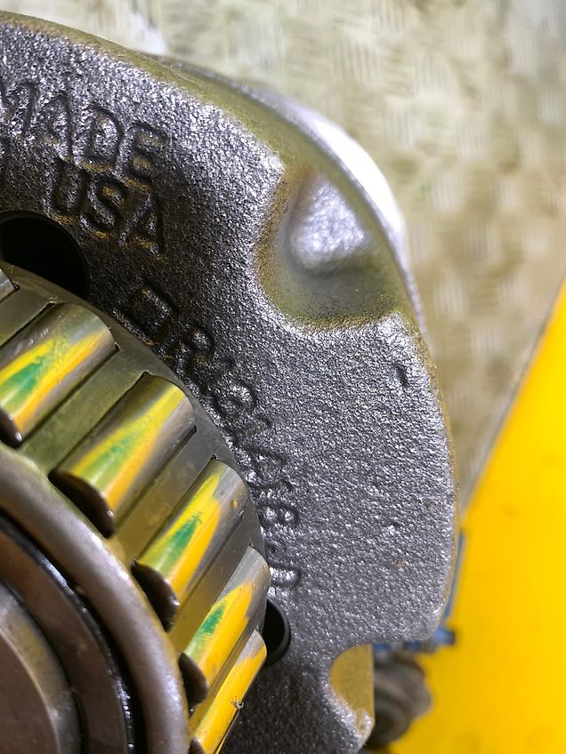 John Deere DIFFERENTIAL HOUSING (used) - John Deere 7010,7020,7030