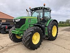 John Deere 6215R