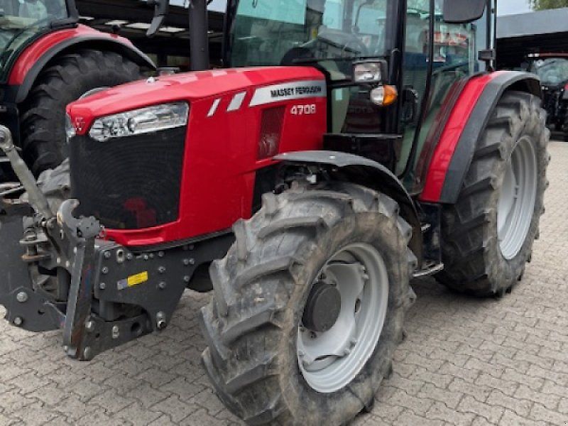 Massey Ferguson 4708
