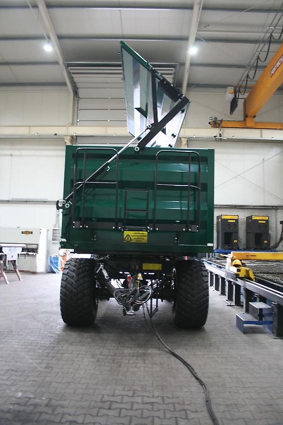 Hilken ZMK5000 Zweiachs-Muldenkipper, Reifen 560/60R22,5