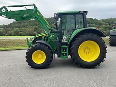 John Deere 6120M