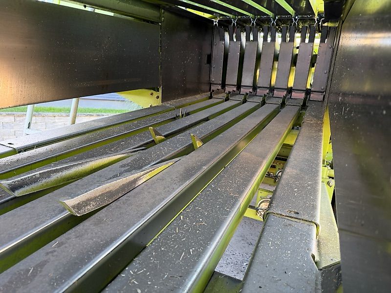 Claas Quadrant 2200 Roto Cut - 41877 Ballen