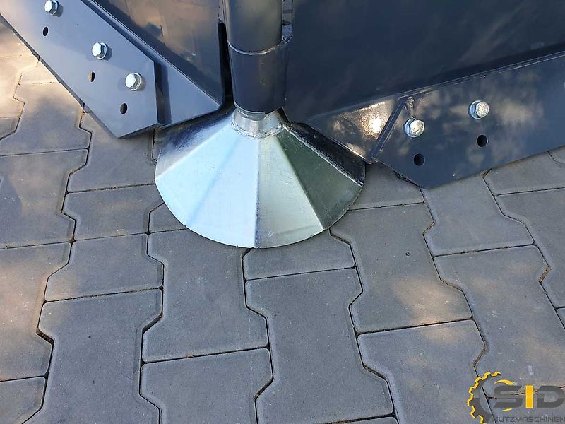 SID Mais-Flachschieber Schiebeschild Siloschield/Hydraulically foldable maize shield