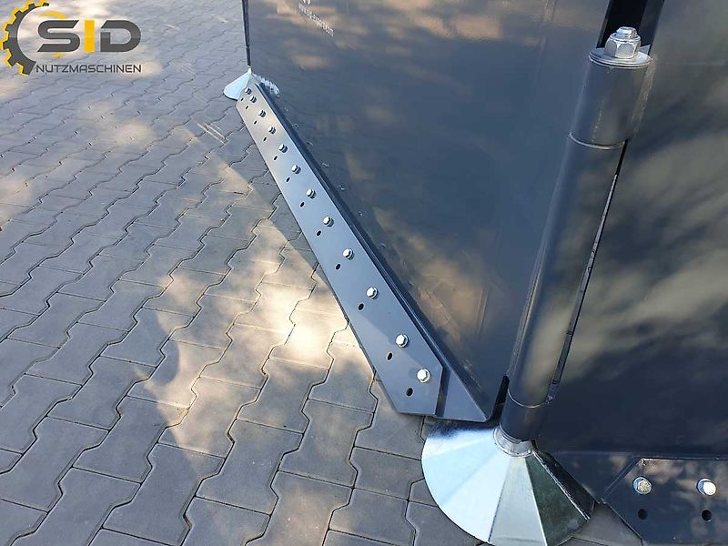 SID Mais-Flachschieber Schiebeschild Siloschield/Hydraulically foldable maize shield