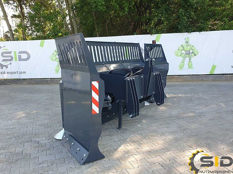 SID Mais-Flachschieber Schiebeschild Siloschield/Hydraulically foldable maize shield