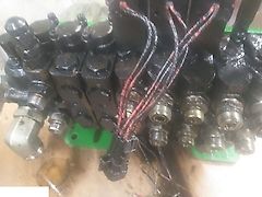 John Deere 3400 - Rozdzielacz (Części zamienne)