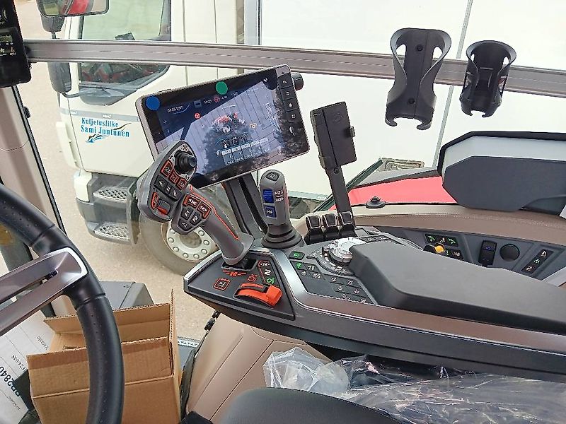 Massey Ferguson 8 S 205 Dyna-VT