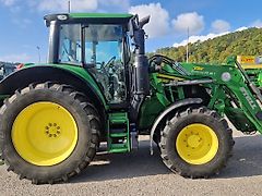 John Deere 6120M