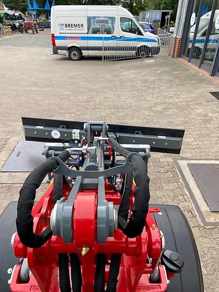 Bressel und Lade Gummischiebeschild 2400mm hydraulisch schwenkbar EURO Aufnahme