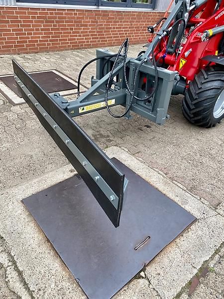 Bressel und Lade Gummischiebeschild 2400mm hydraulisch schwenkbar EURO Aufnahme