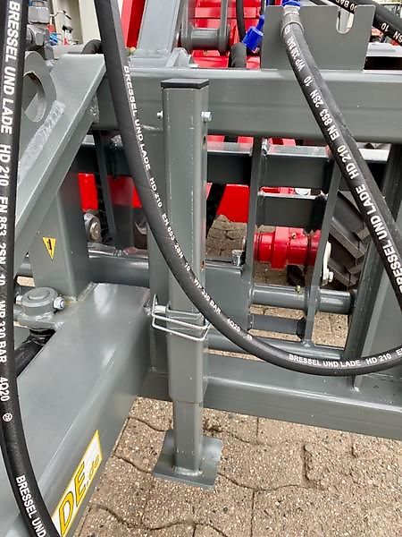 Bressel und Lade Gummischiebeschild 2400mm hydraulisch schwenkbar EURO Aufnahme