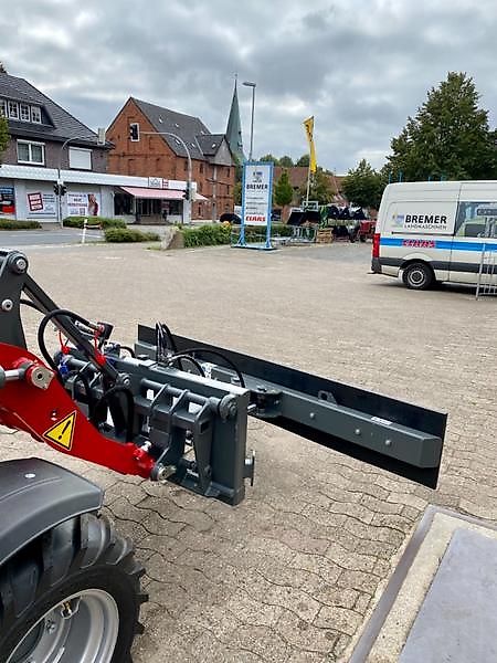 Bressel und Lade Gummischiebeschild 2400mm hydraulisch schwenkbar EURO Aufnahme