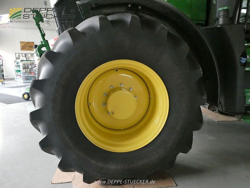John Deere 6R 250