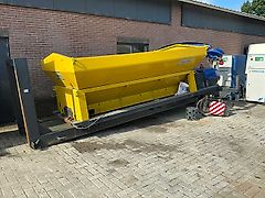 Nido Stratos