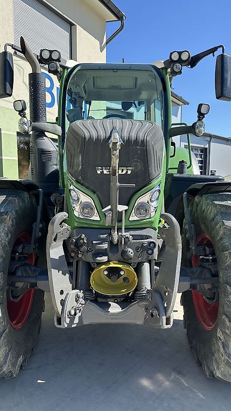 Fendt 718 Vario S4 Profi-Plus