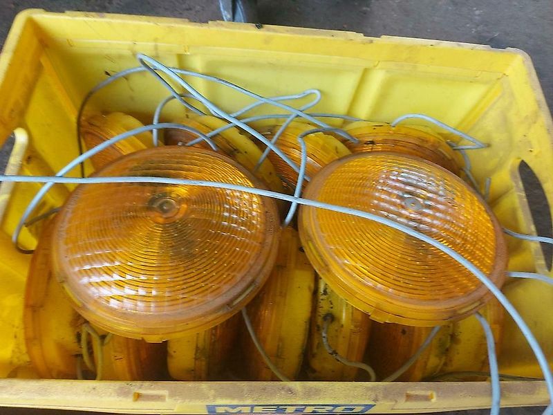 Nissen LED Vorwarner Leuchte Zyklop 220 Absperrtafel Vorwarntafel