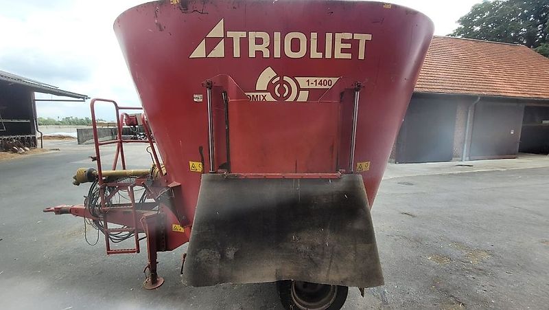Trioliet Solomix 1 1400ZK Futtermischwagen gezogen, Einschnecken