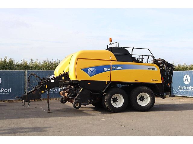 New Holland BB9060
