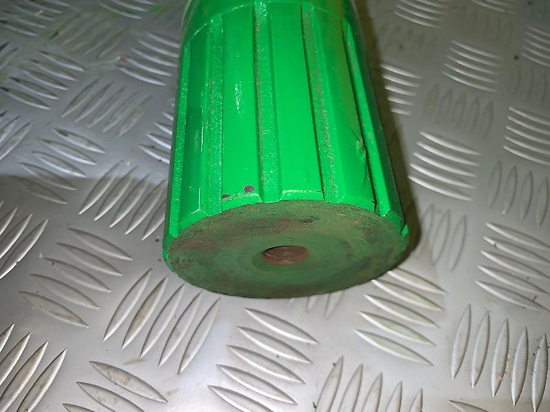 John Deere Lift arms and rockshaft (used) - John Deere 6M, 6R, 7430, 7530 серия