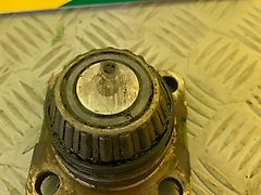 John Deere Axle Pivot (used) - John Deere 6000