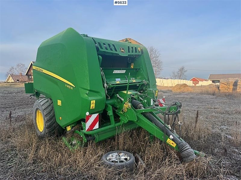 John Deere V451R