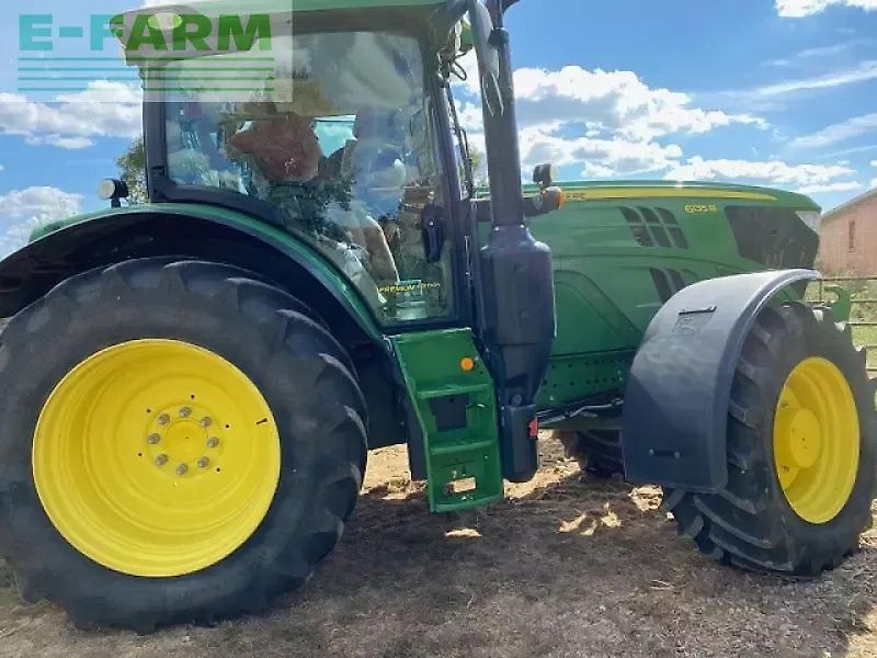 John Deere 6135r