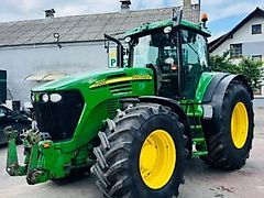 John Deere 7920