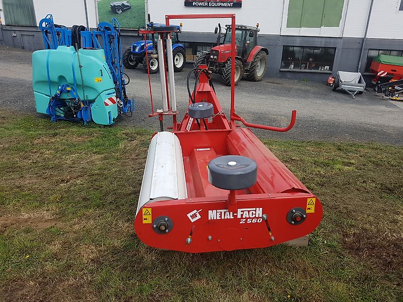 Metal-fach Ballenwickler Z560