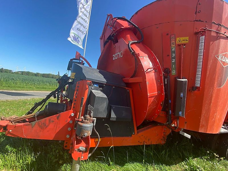 Kuhn Typ 2070