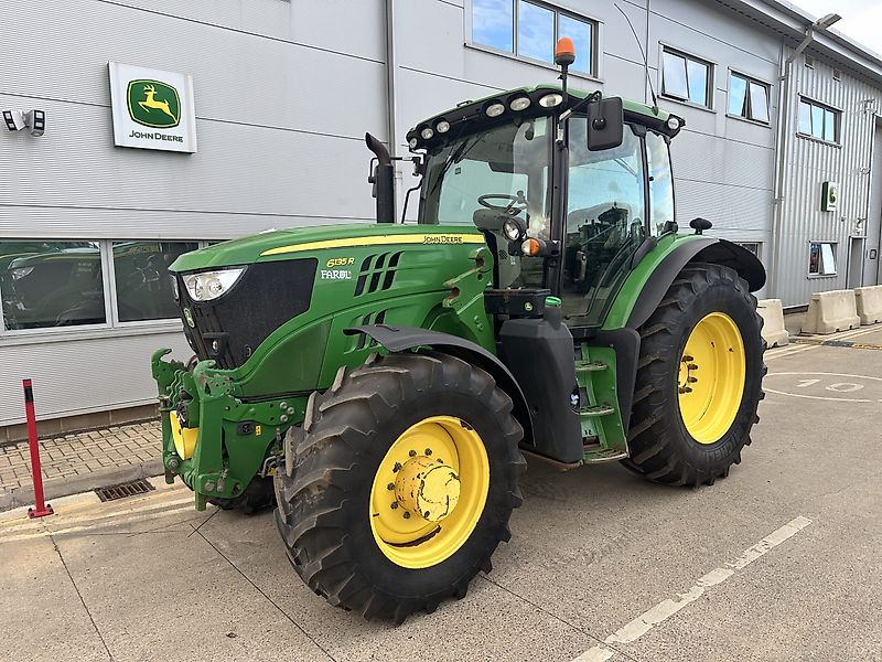 John Deere 6135R