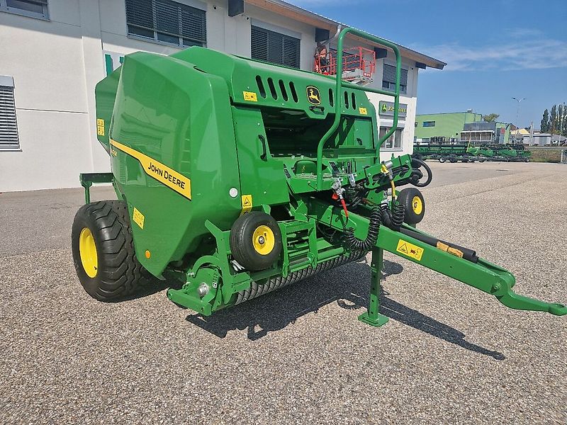 John Deere F441M