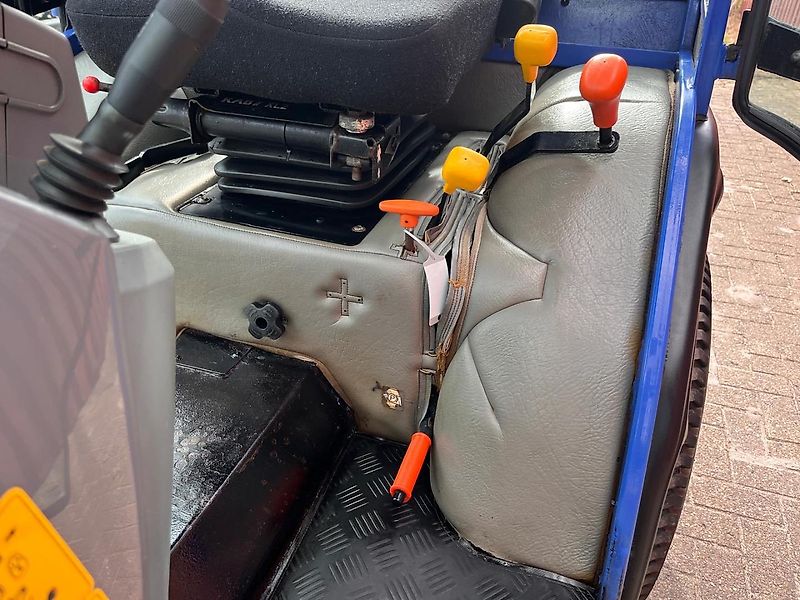 Iseki Iseki TM 3215 AHLK Kommunaltraktor Schlepper Winterdienst Traktor