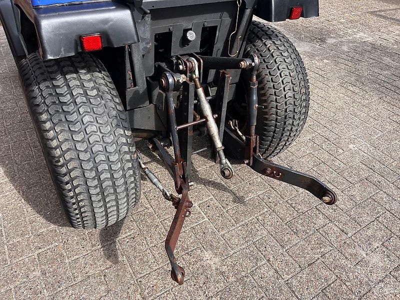 Iseki Iseki TM 3215 AHLK Kommunaltraktor Schlepper Winterdienst Traktor