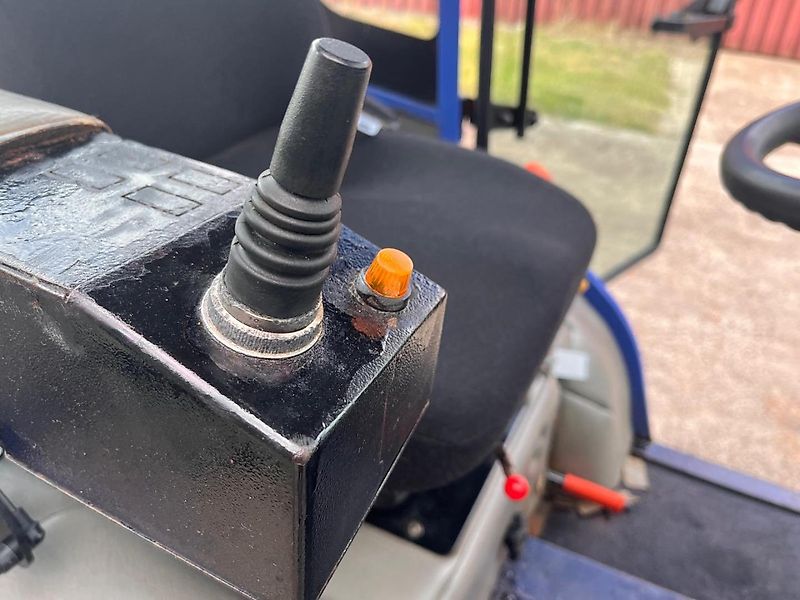 Iseki Iseki TM 3215 AHLK Kommunaltraktor Schlepper Winterdienst Traktor