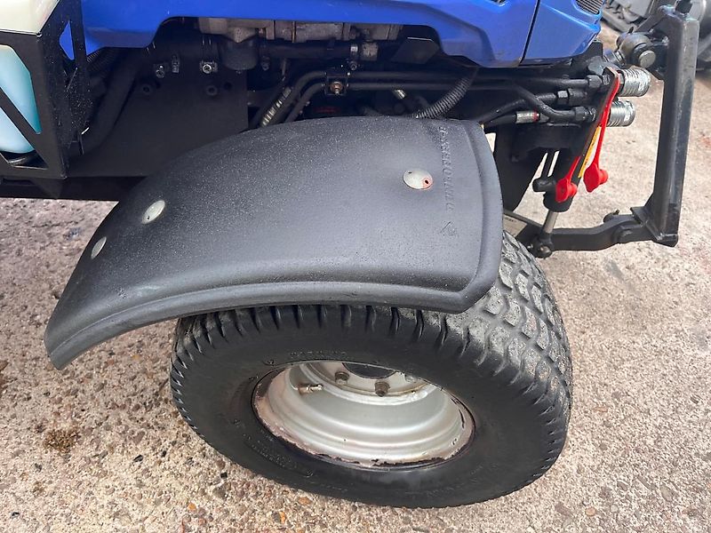 Iseki Iseki TM 3215 AHLK Kommunaltraktor Schlepper Winterdienst Traktor