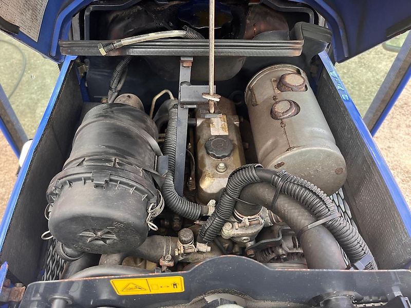 Iseki Iseki TM 3215 AHLK Kommunaltraktor Schlepper Winterdienst Traktor