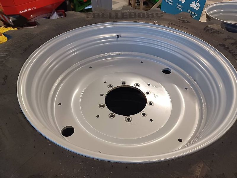 Trelleborg VF 710/60R42 renkaat vanteineen