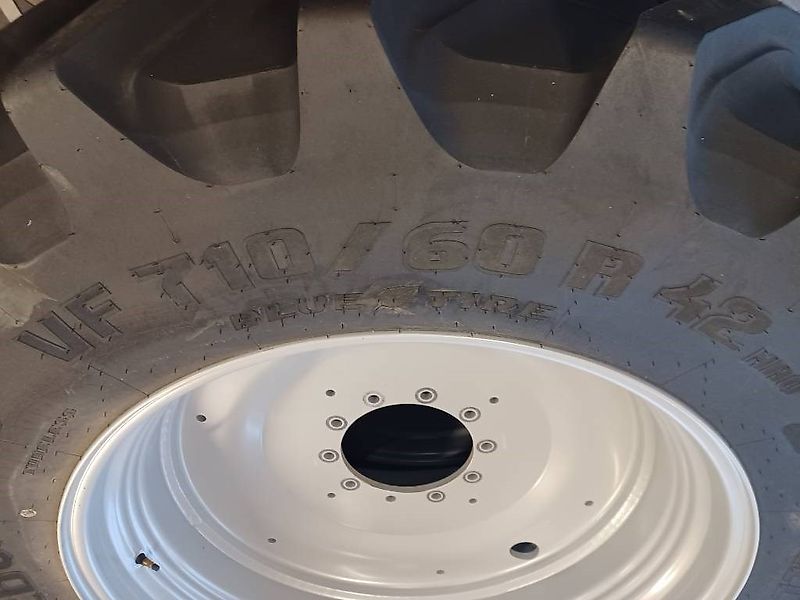 Trelleborg VF 710/60R42 renkaat vanteineen