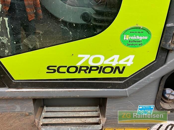 Claas Scorpion 7044