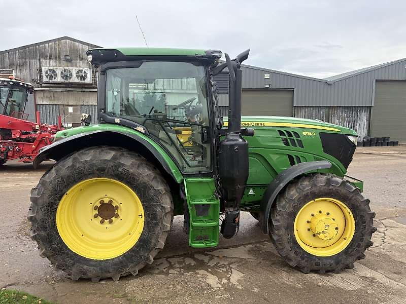 John Deere 6135R