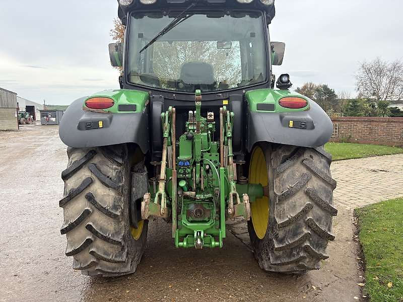 John Deere 6135R
