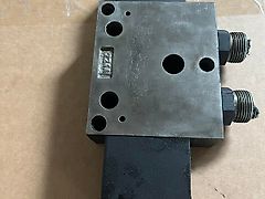 John Deere HYDRAULIC CONTROL VALVE (used) - John Deere Telehandler 3220, 3420