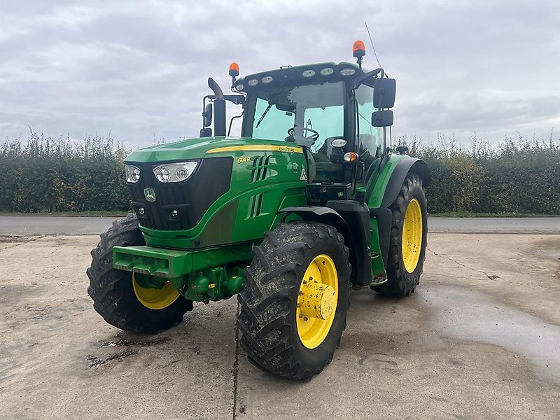 John Deere 6135R