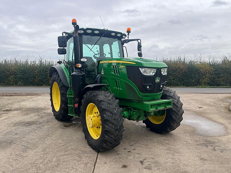 John Deere 6135R