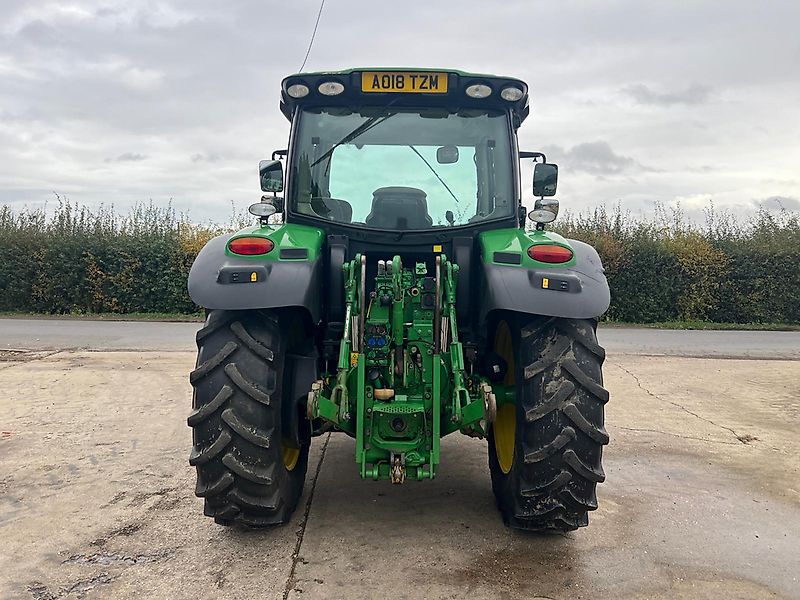 John Deere 6135R