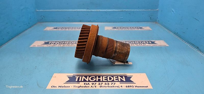 New Holland 8260 (Spare part/Reservedel/Ersatzteil)